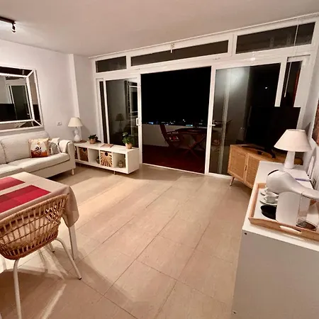 Daire Chao Volcano Sea View, Heated Pool, Ac Puerto del Carmen (Lanzarote)
