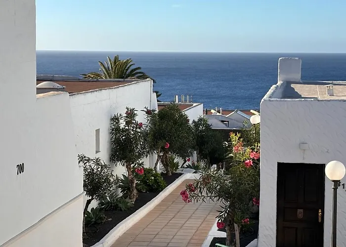 Chao Volcano Sea View, Heated Pool, Ac Apartament Puerto del Carmen (Lanzarote)